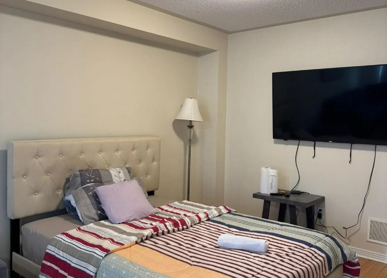 Homestay Relaxing Townhouse Room With Fast Toronto Access