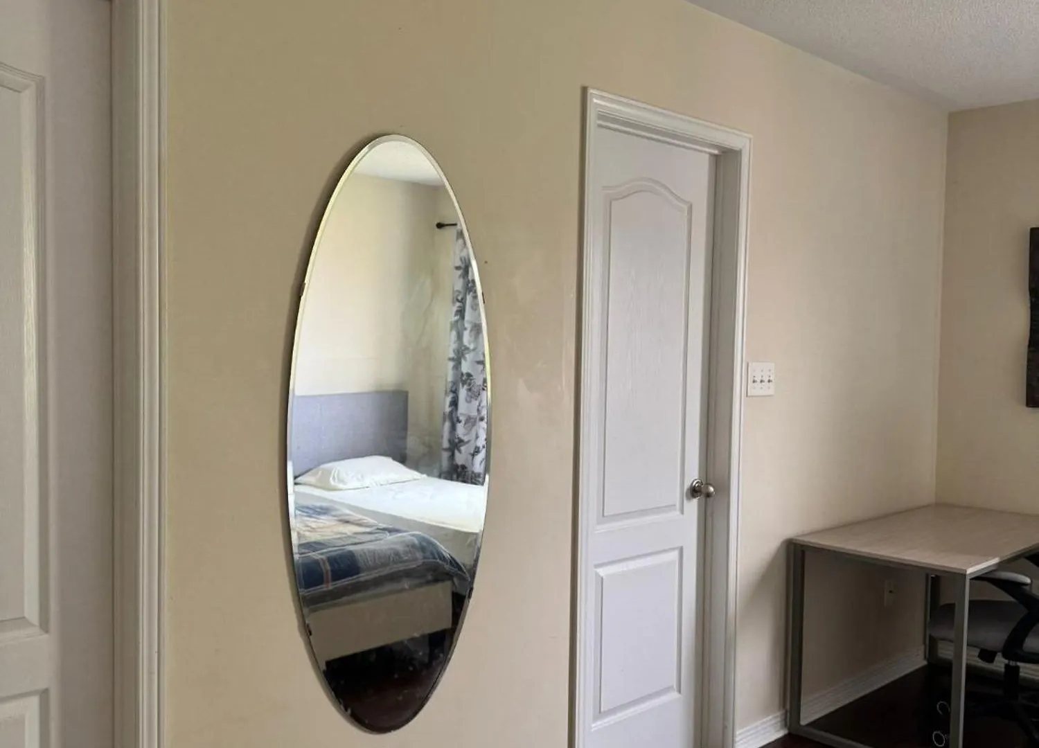 Relaxing Townhouse Room With Fast Toronto Access Canada