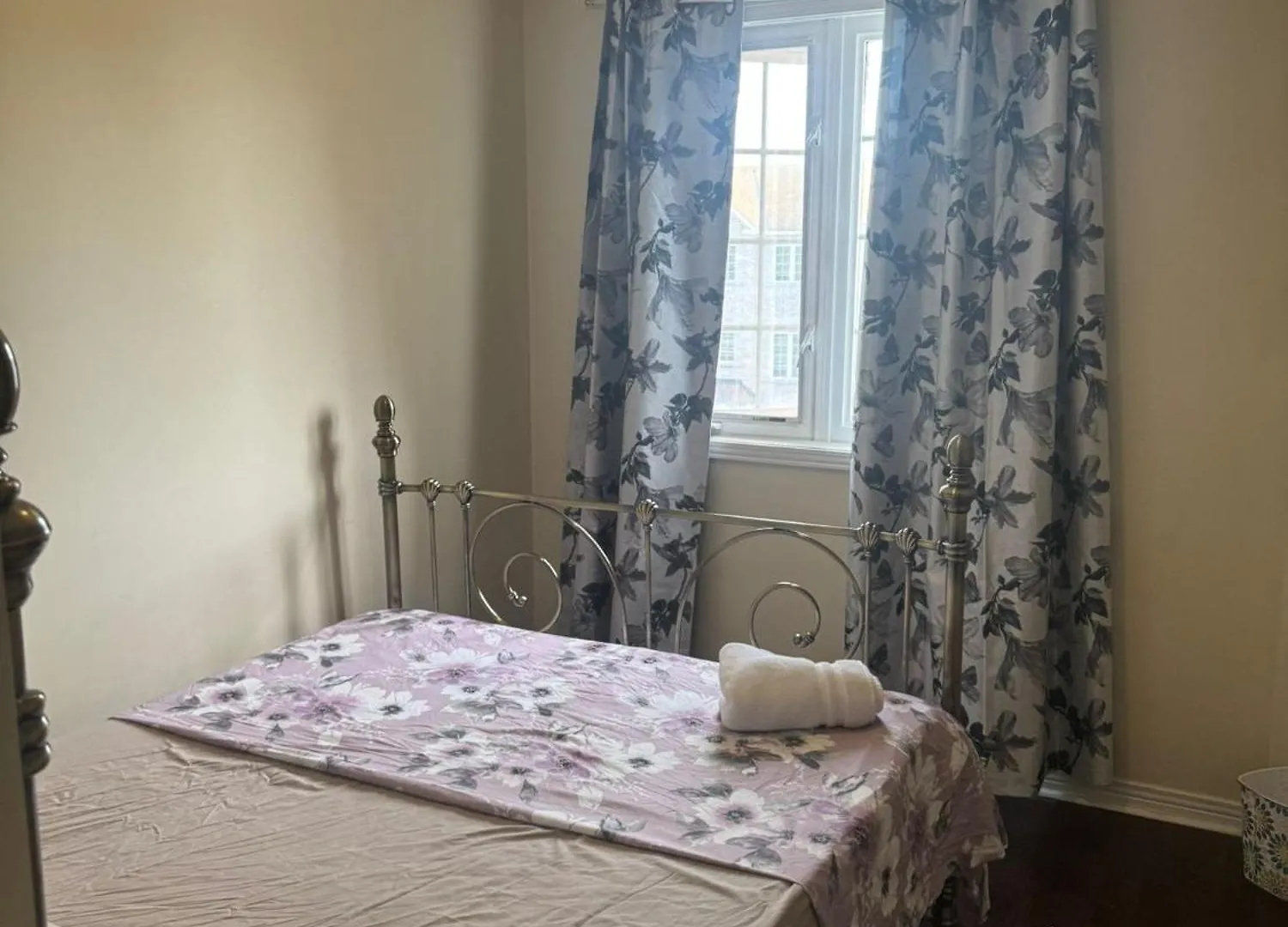 Relaxing Townhouse Room With Fast Toronto Access