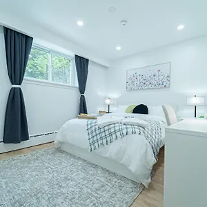 Cozy Double Private Room, Comfy Bed, Free Parking Toronto